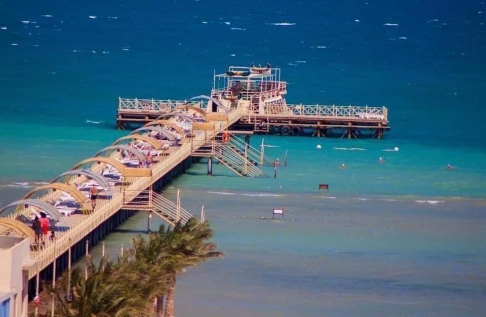 Nubia Aqua Beach *