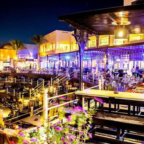 Nubia Aqua Beach *