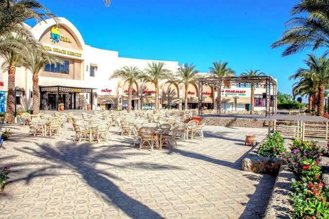 Nubia Aqua Beach *